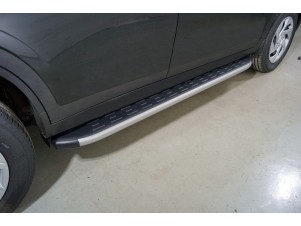 Пороги алюминиевые с пластиковой накладкой (карбон серебро) 1820 мм для Haval Dargo 2.0 2022 – н.в. HAVDAR22-28SL